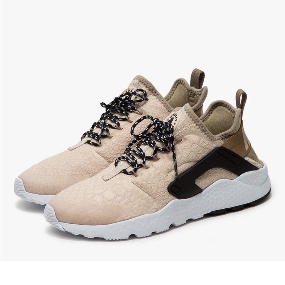 Nike Air HUARACHE Run Ultra SE size 9